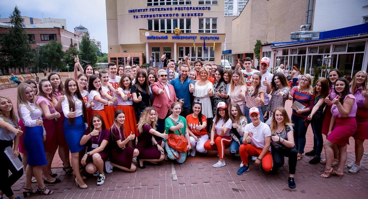 'Юний орел' вирішив хайпонути, тому зробив очільника 'вовчиць' викладачем свого ВУЗу - 393866 'Юний орел' вирішив хайпонути, тому зробив очільника 'вовчиць' викладачем свого ВУЗу - фото 393866