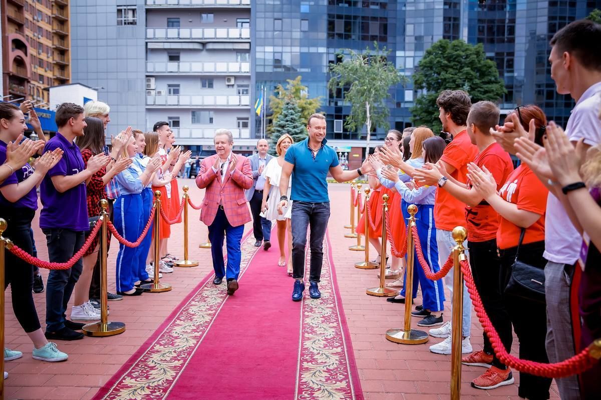 'Юний орел' вирішив хайпонути, тому зробив очільника 'вовчиць' викладачем свого ВУЗу - 393867 'Юний орел' вирішив хайпонути, тому зробив очільника 'вовчиць' викладачем свого ВУЗу - фото 393867