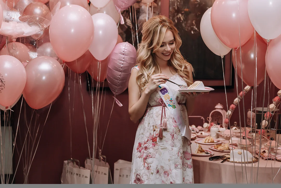 Сказочная вечеринка: Юлия Думанская роскошно отпраздновала первый месяц своей дочери - фото 394357