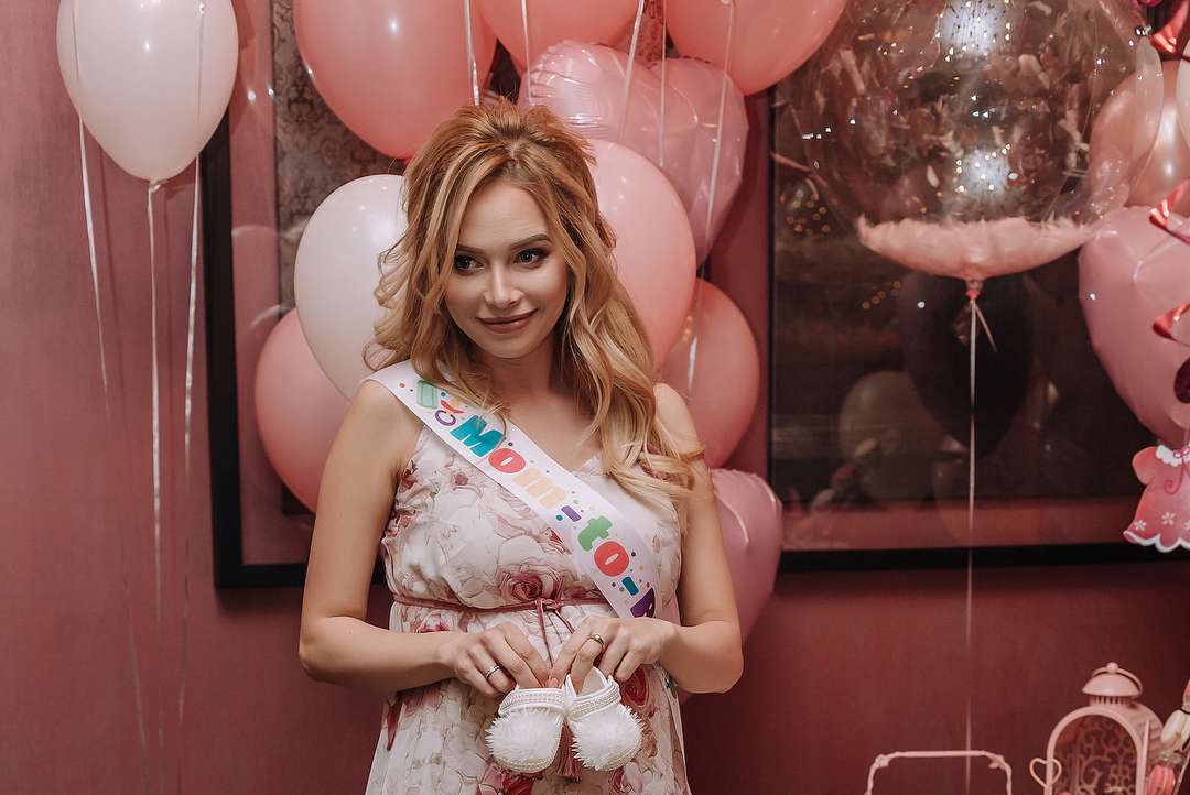 Сказочная вечеринка: Юлия Думанская роскошно отпраздновала первый месяц своей дочери - фото 394359