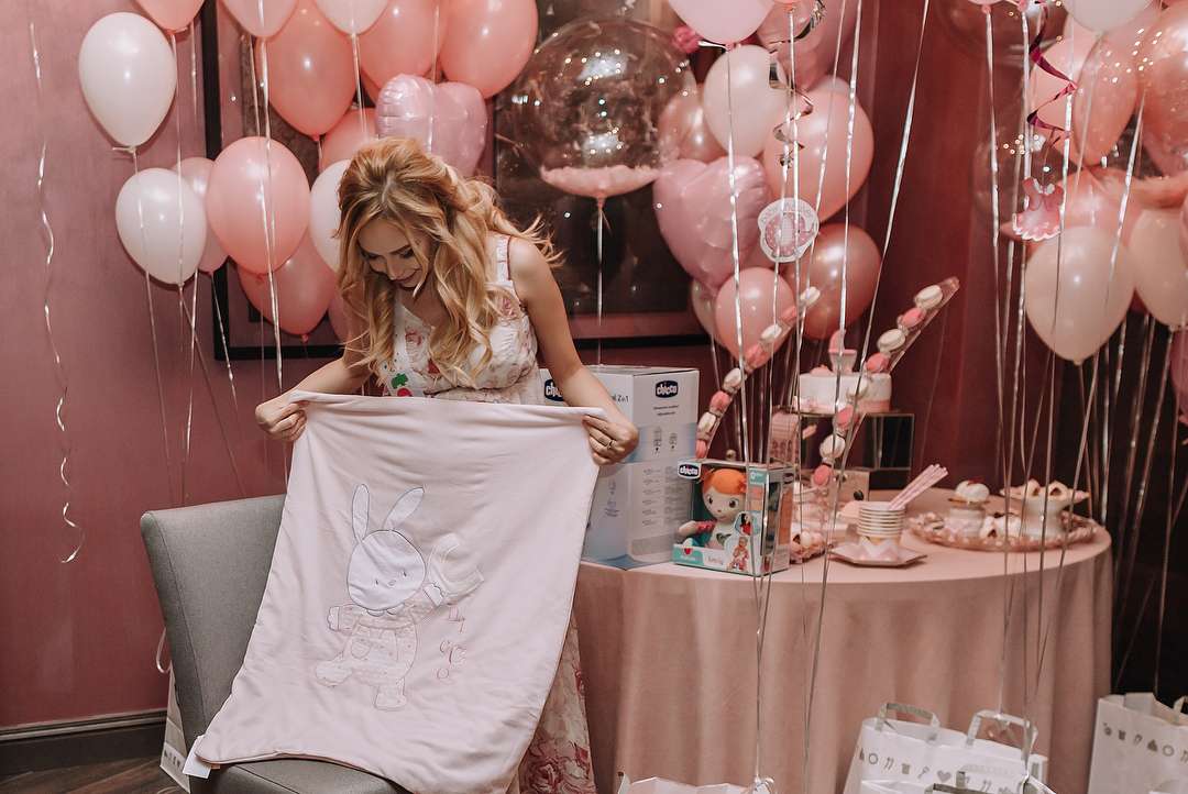 Казкова вечірка: Юлія Думанська розкішно відсвяткувала перший місяць своєї доньки - фото 394360