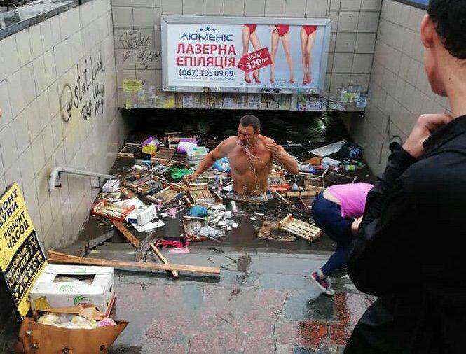 Киев затопило, а сеть засыпало забавными мемами на эту больную тему - фото 394923