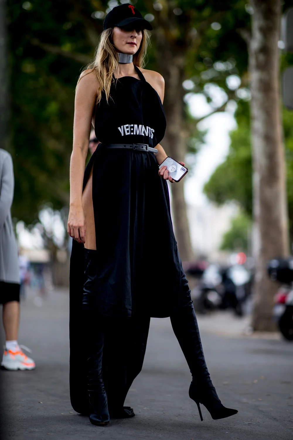 Красивий вуличний стиль на Тижні високої моди в Парижі - фото 392058
