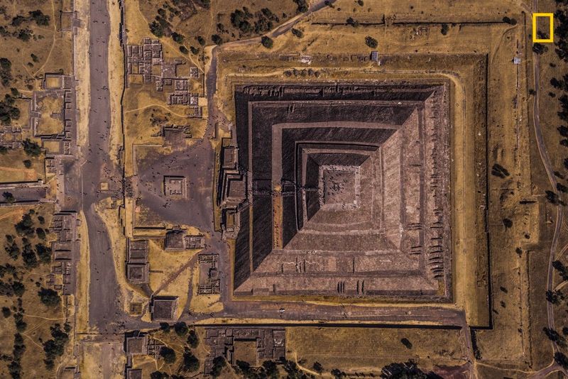 Фантастические снимки победителей конкурса тревел-фотографии 2018 от National Geographic - фото 391868