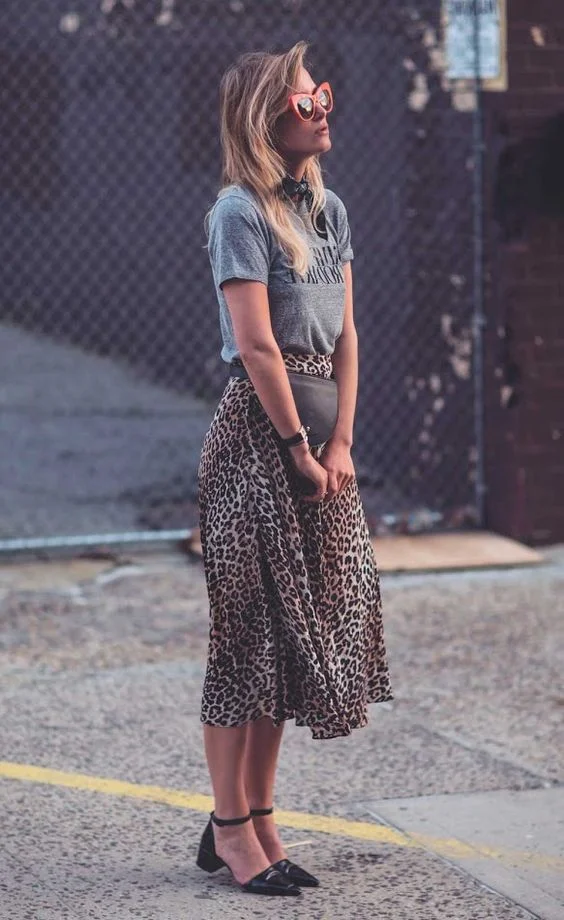Леопардовая юбка по колено - тренд, без которого невозможно больше жить - фото 396162