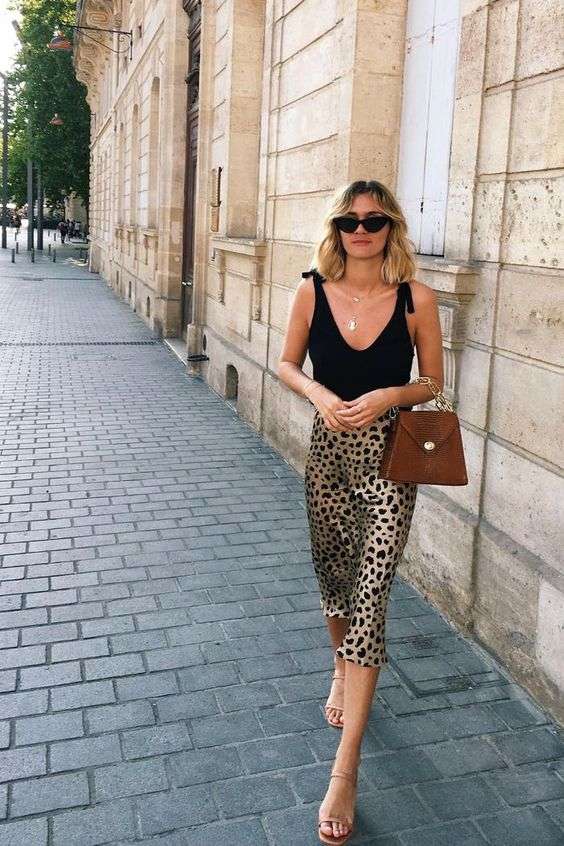 Леопардовая юбка по колено - тренд, без которого невозможно больше жить - фото 396172