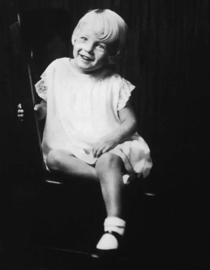 Дитячі та юні фото Мерілін Монро показують, якою вона була до всесвітньої слави - фото 396261