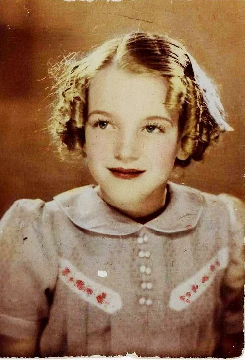 Дитячі та юні фото Мерілін Монро показують, якою вона була до всесвітньої слави - фото 396266