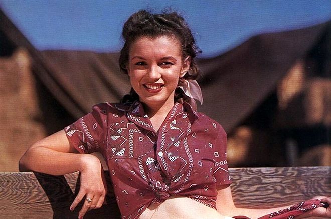 Детские и юные фото Мэрилин Монро показывают, какой она была до всемирной славы - 396276 Детские и юные фото Мэрилин Монро показывают, какой она была до всемирной славы - фото 396276