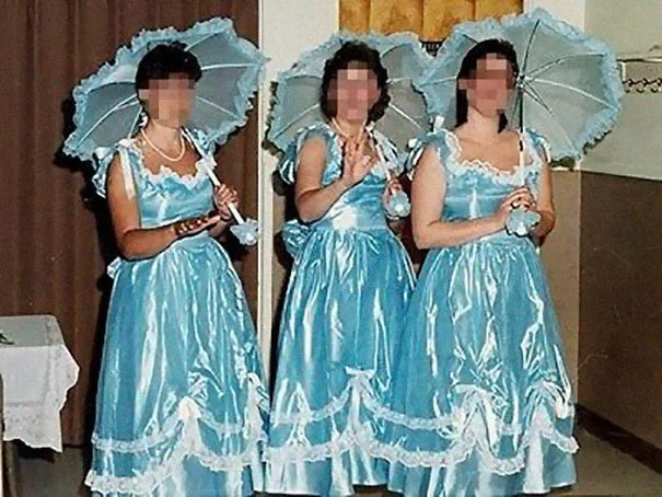 Ці божевільні вінтажні сукні подруг наречених змусять вас добряче посміятись - фото 396359