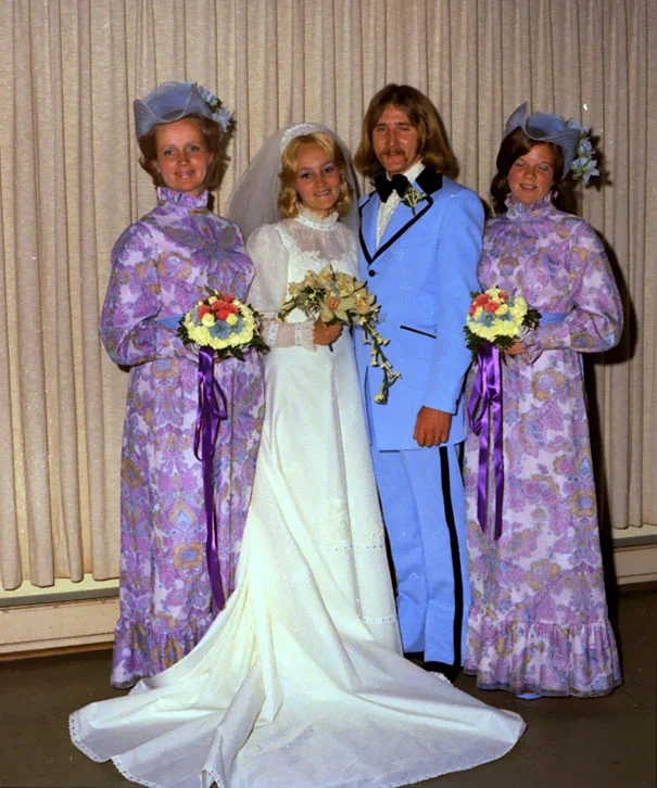 Эти сумасшедшие винтажные платья подруг невесты заставят вас хорошенько посмеяться - фото 396373