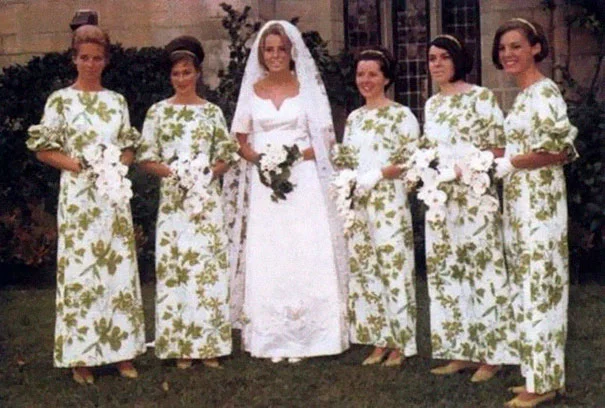 Эти сумасшедшие винтажные платья подруг невесты заставят вас хорошенько посмеяться - фото 396383