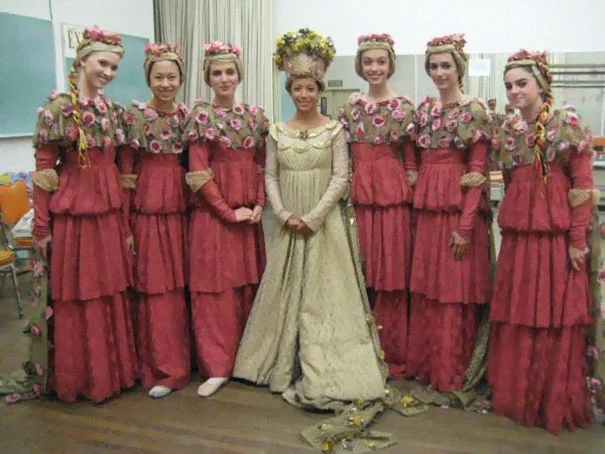 Эти сумасшедшие винтажные платья подруг невесты заставят вас хорошенько посмеяться - фото 396391