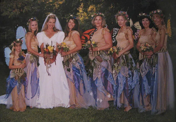 Эти сумасшедшие винтажные платья подруг невесты заставят вас хорошенько посмеяться - фото 396392