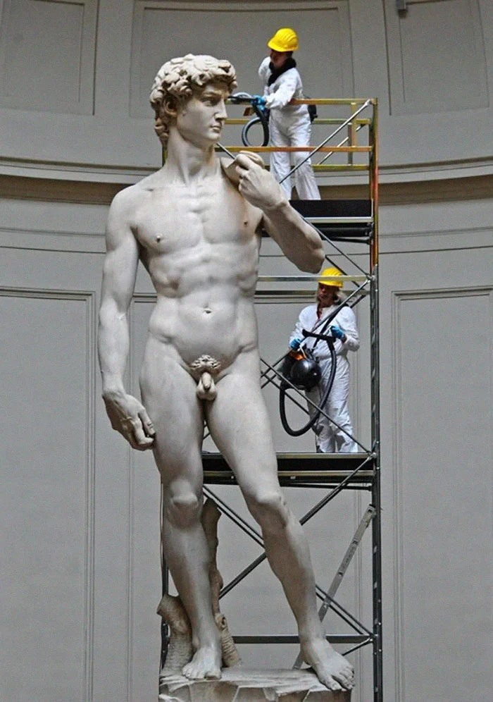Скульптура Мікеланджело 'Давид' - фото 398099