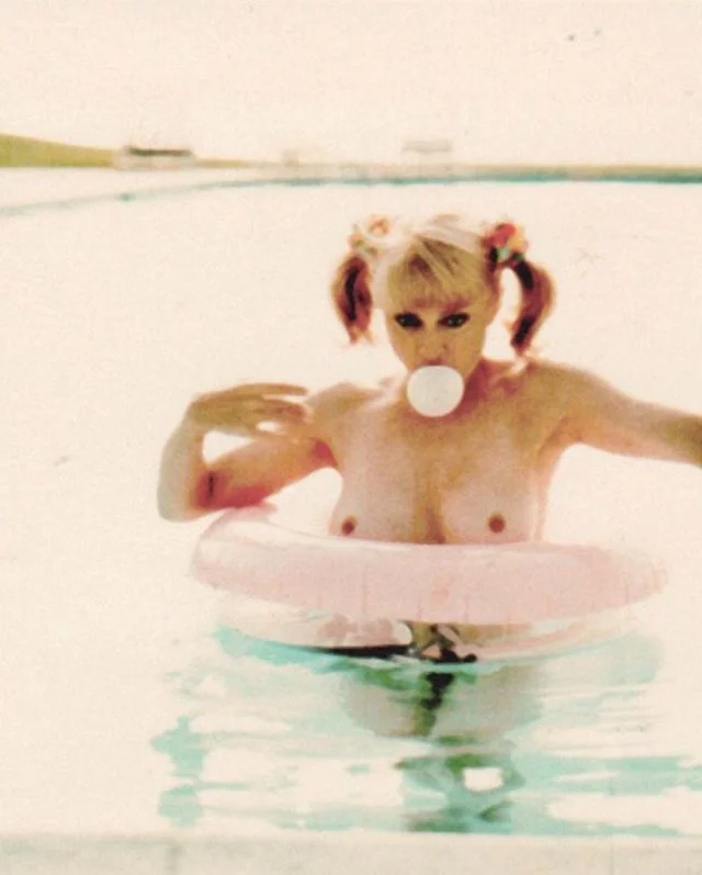 Мадонне 65: скандальные и эротические фото поп-королевы, которые заставят тебя покраснеть - фото 398130