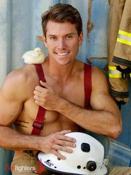 Австралійські пожежники роздяглися і вчинили справжню пожежу у фантазії дівчат - фото 398222