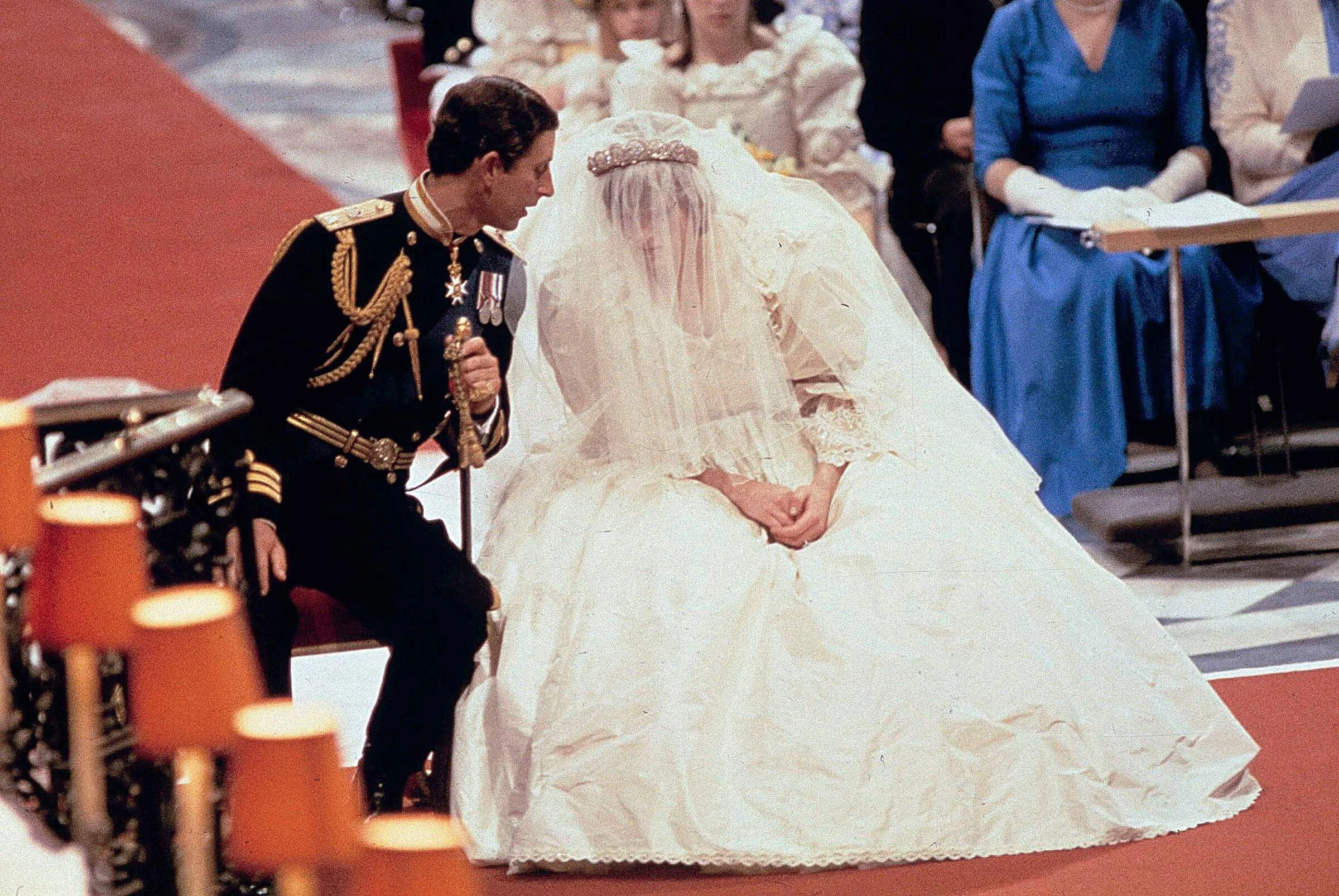 Виявляється, у принцеси Діани була ще одна весільна сукня, про яку не знала навіть вона - фото 398265