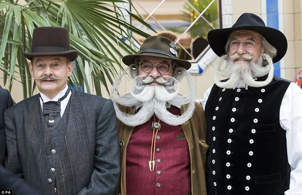 Британські чоловіки позмагались за звання найкрасивішого власника вусів та бороди - фото 398708