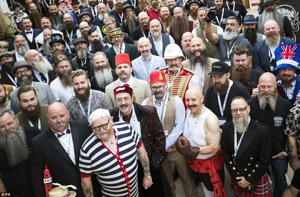 Британські чоловіки позмагались за звання найкрасивішого власника вусів та бороди - фото 398714