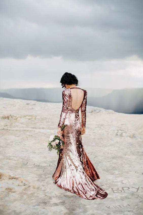 Свадьба 2018: роскошные платья для невесты нестандартных цветов - фото 398843