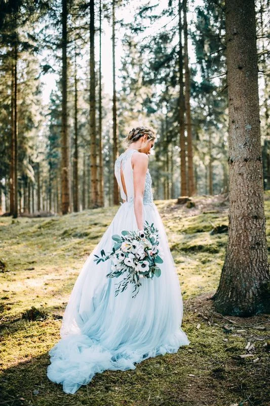 Свадьба 2018: роскошные платья для невесты нестандартных цветов - фото 398859