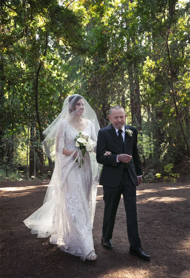 44-летняя Хилари Суонк вышла замуж, и от такой свадьбы голова идет кругом - фото 398931
