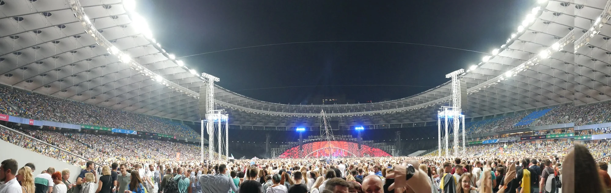 'Океан Ельзи' поздравил Украину зрелищным шоу на самой большой площадке столицы - фото 399405