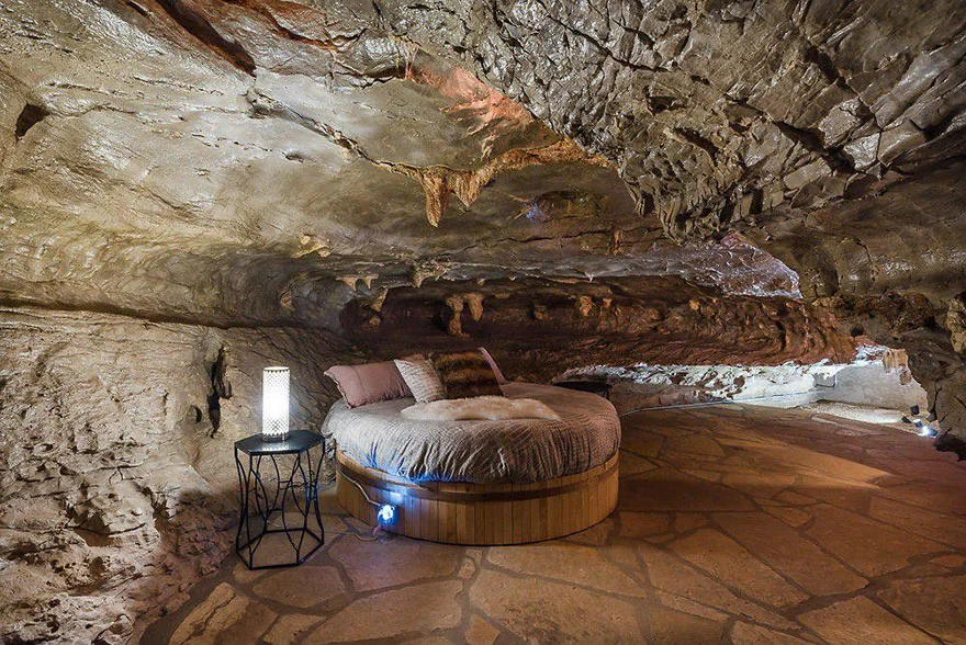 У Штатах продають печерний будинок, і це найрозкішніша кам'яна споруда, яку ви бачили - фото 399584