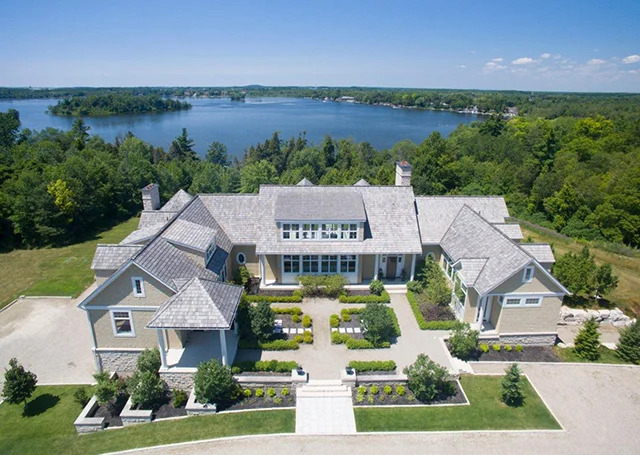 Джастин Бибер и его любимая купили дом у озера - о таком сказочном жилье мечтает каждый - фото 400049