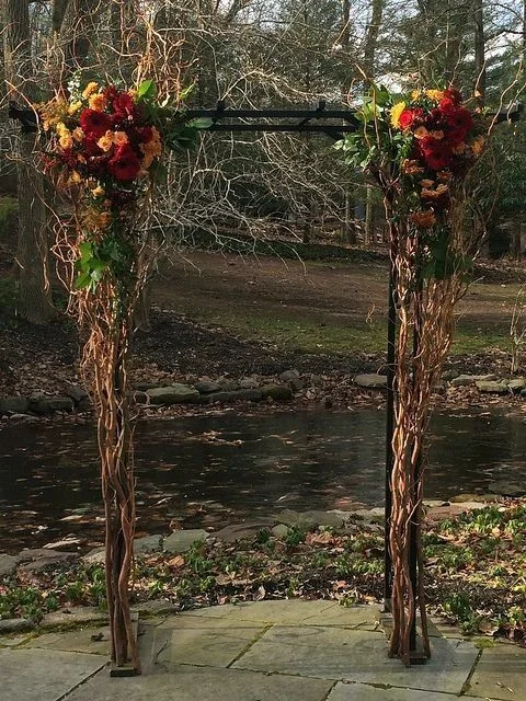 Свадьба 2018: теплые осенние декорации, в которые невозможно не влюбиться - фото 400123