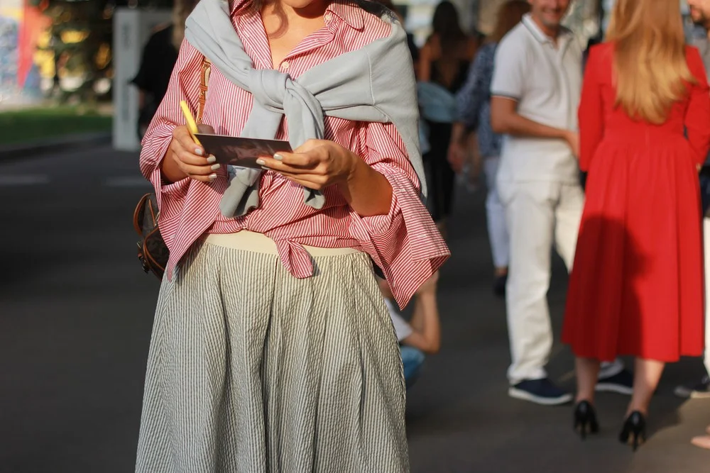 Уличный стиль и наряды звездных гостей на Ukrainian Fashion Week - фото 400693