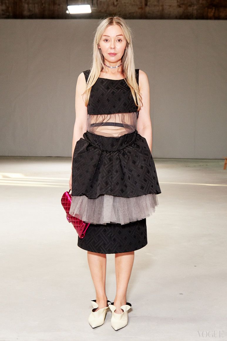 Уличный стиль и наряды звездных гостей на Ukrainian Fashion Week - фото 400705