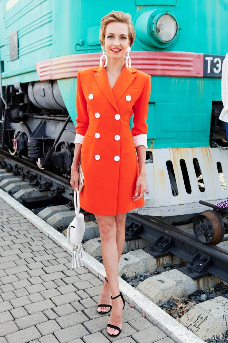 Уличный стиль и наряды звездных гостей на Ukrainian Fashion Week - фото 400718