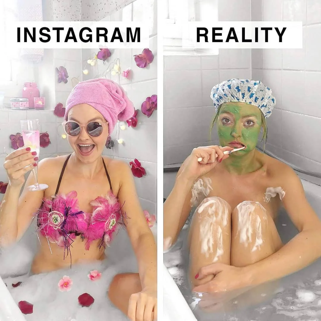 Женщина смешно показывает, что идеальные фото в Instagram далеки от реальности - фото 401261