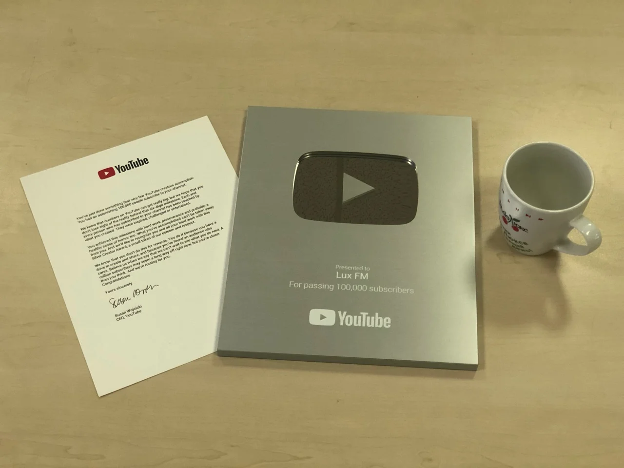 Гордость и счастье: Люкс ФМ получил серебряную кнопку YouTube - фото 401610