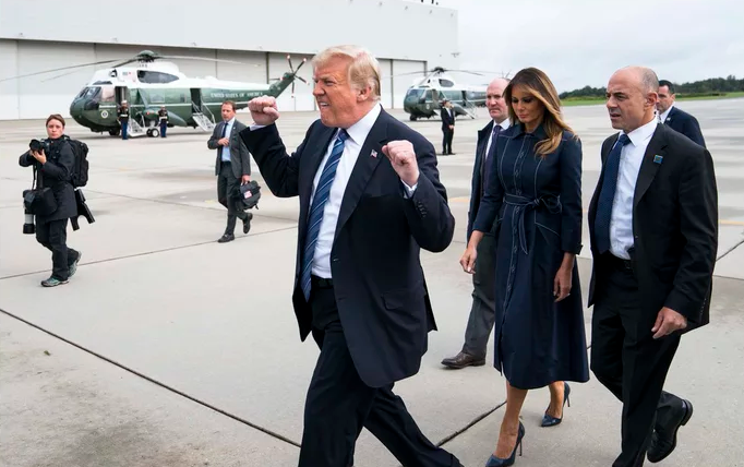 Гидка гримаса Трампа зробила його героєм свіжих мемів - 402964 Гидка гримаса Трампа зробила його героєм свіжих мемів - фото 402964