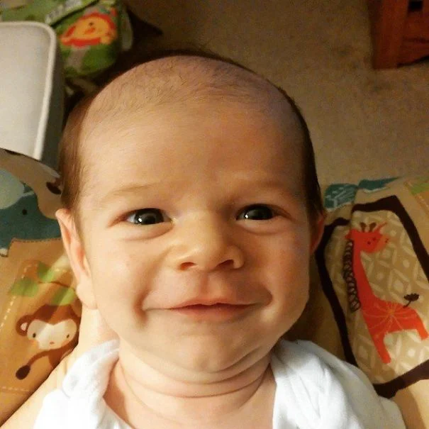 Щасливі батьки показали, що їхні малюки не такі чарівні, як діти з реклами - фото 403692