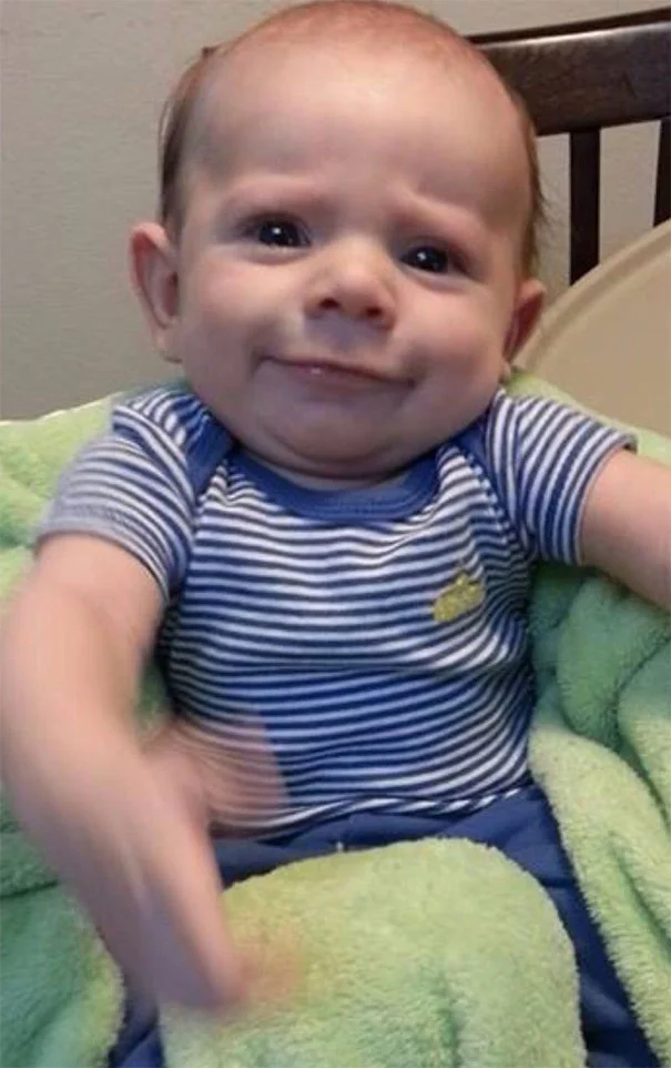 Щасливі батьки показали, що їхні малюки не такі чарівні, як діти з реклами - фото 403696