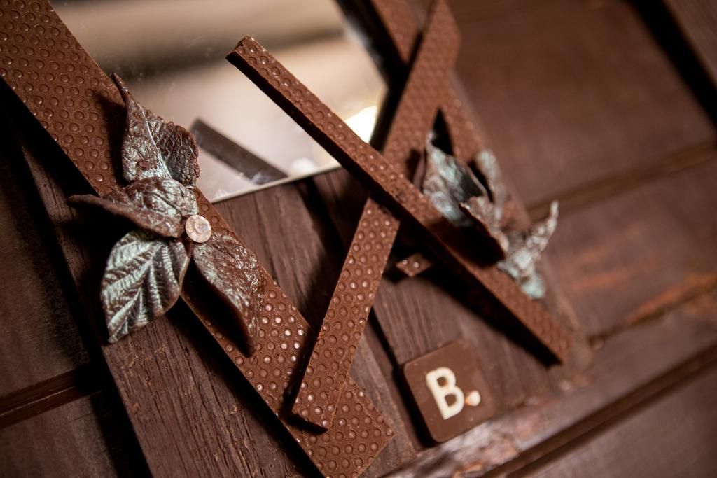 ВозлеПарижа построили дом из шоколада, в котором можно заночевать - фото 404200