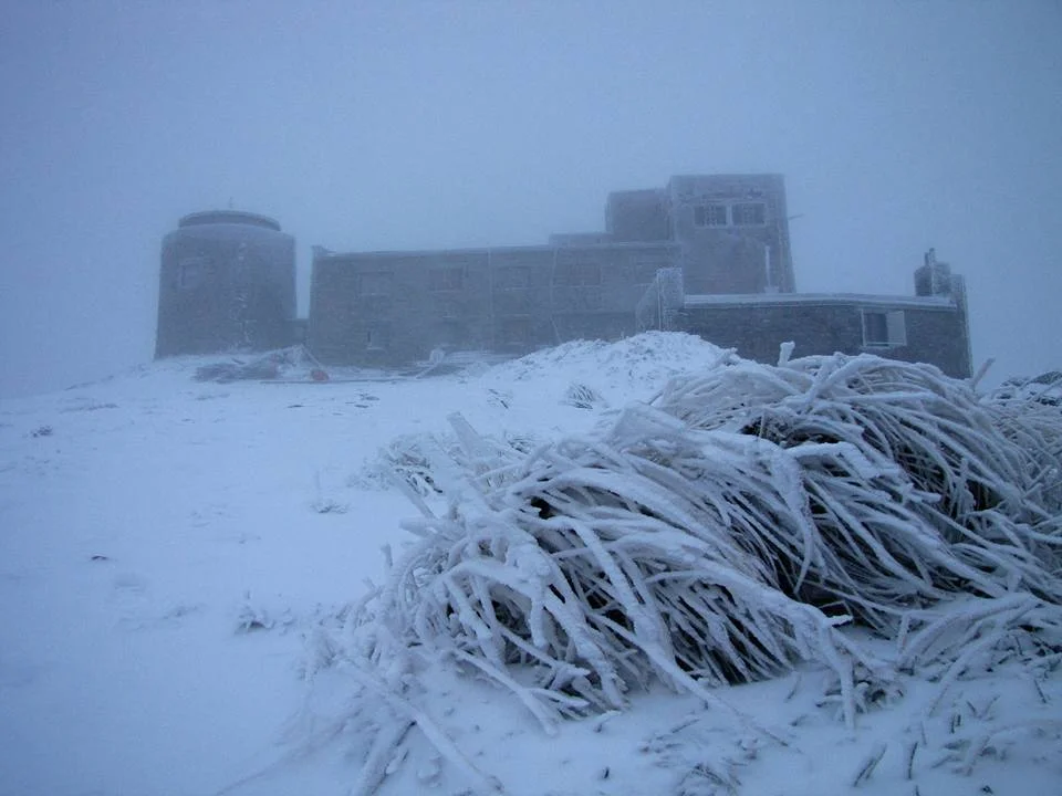 Ну привет, зима: в Карпатах выпал первый снег - фото 404986