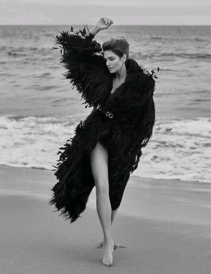 Легендарна Сінді Кроуфорд знялась у розкішній фотосесії для Vogue - фото 405009