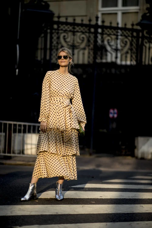 Стильные француженки показали себя во всей красе на Неделе моды в Париже - фото 405899