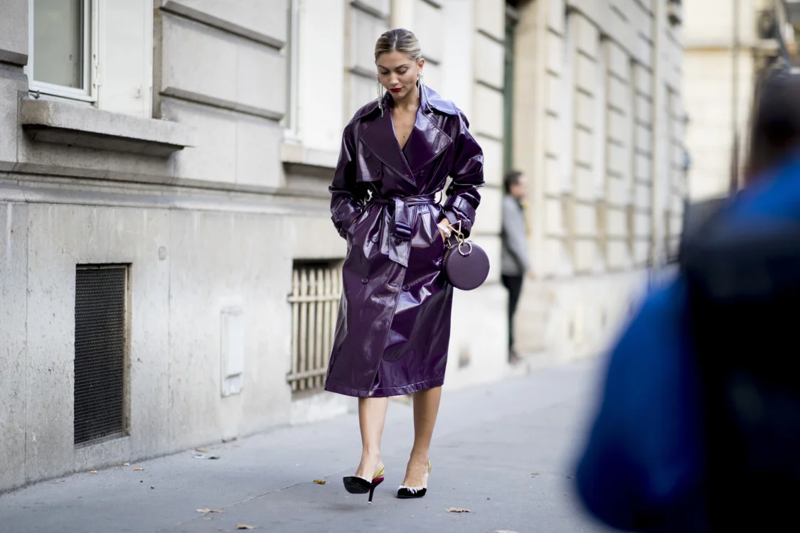 Стильные француженки показали себя во всей красе на Неделе моды в Париже - фото 405900