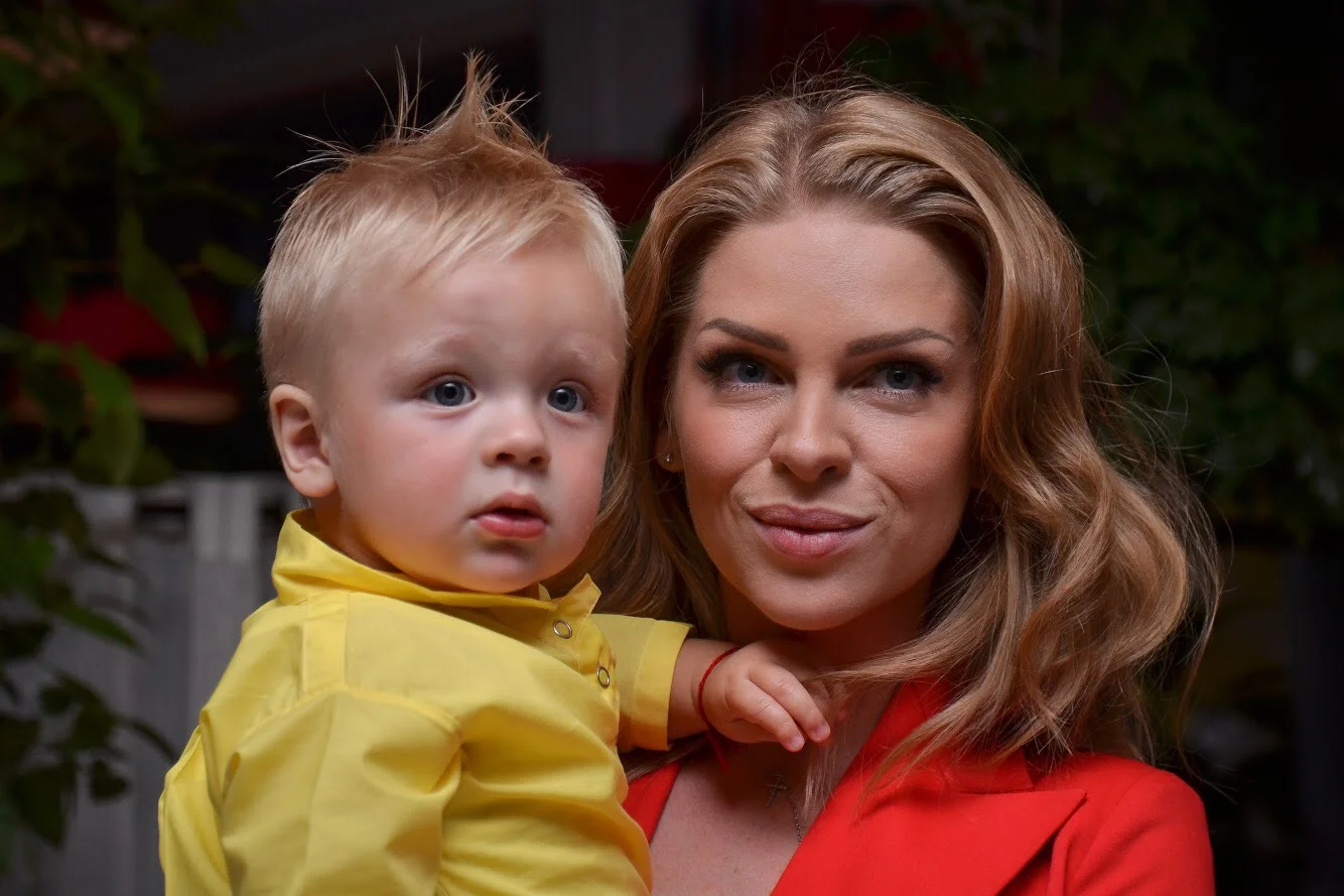 Яна Глущенко впервые показала сына, и он ну очень похож на звездную маму - фото 407266