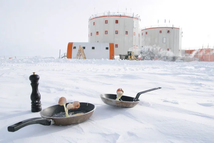 Ну афигеть: ученый готовит еду в Антарктиде и ее вид вас ошарашит - фото 407582