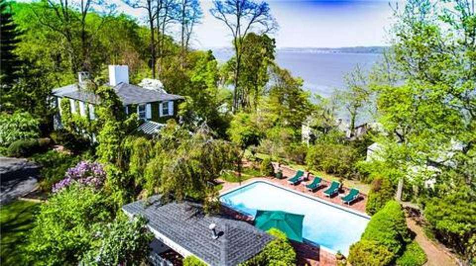 Скарлетт Йоханссон купила невероятный дом с видом на реку - так жить захочет каждый - фото 407767