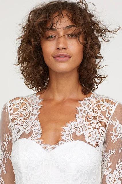 До свадьбы готова: бренд H & M выпустил недорогую копию платья Кейт Миддлтон - фото 408653