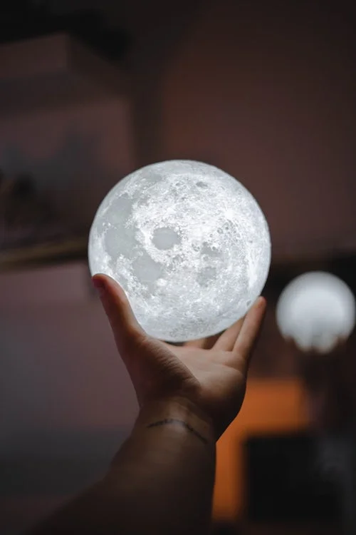 Замість лампи: китайці хочуть запустити власний Місяць, щоб освітлювати місто - фото 409067