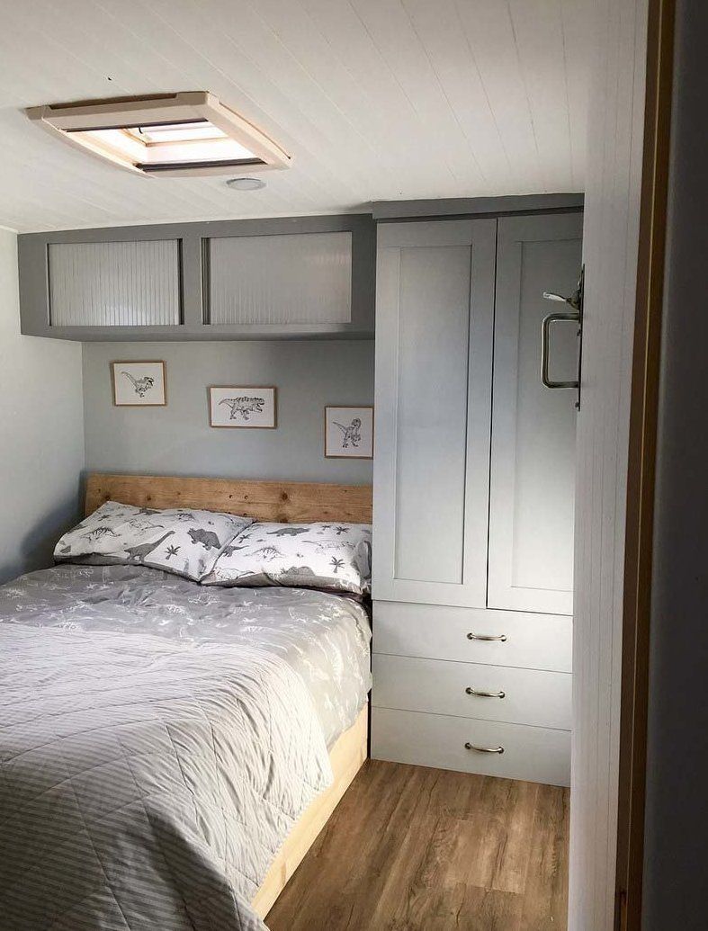 Життя на колесах: пара перетворила фургон на квартиру і так подорожує світом - фото 409453